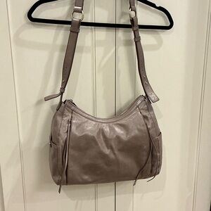 HOBO smooth leather gray purse. Excellent condition!